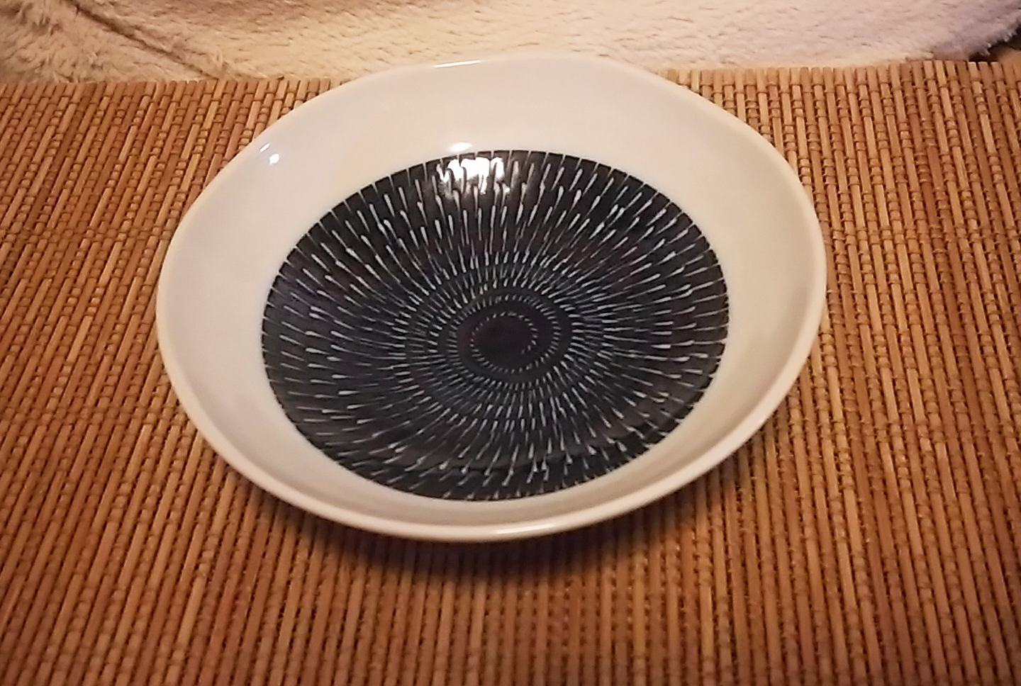 美濃焼　蒼色トビカンナ　皿